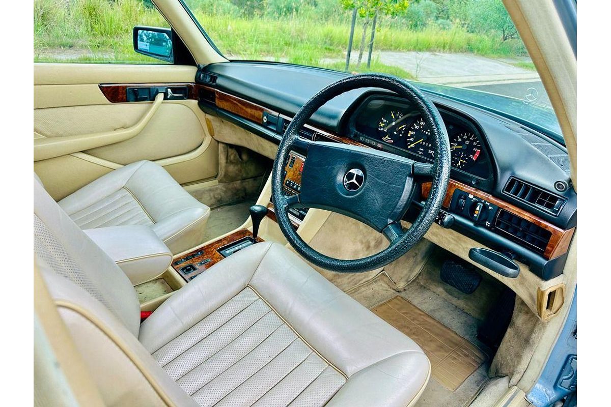 1985 Mercedes-Benz 250 W123