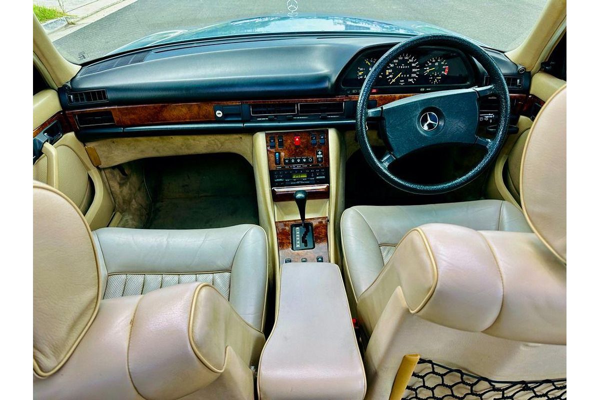 1985 Mercedes-Benz 250 W123