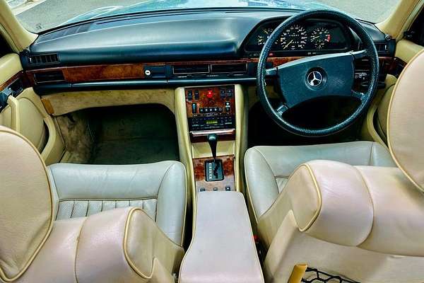 1985 Mercedes-Benz 250 W123