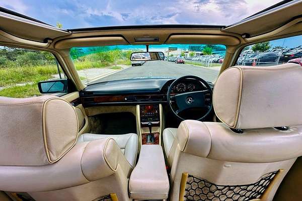 1985 Mercedes-Benz 250 W123