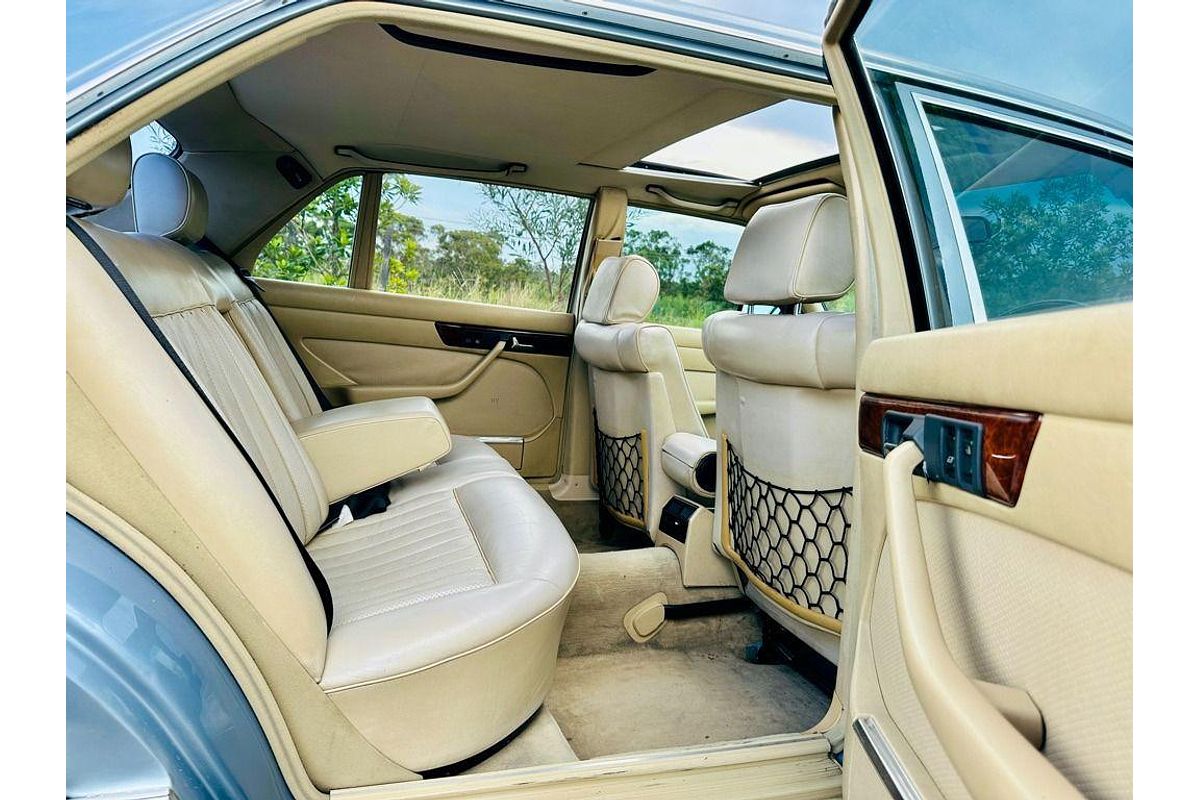 1985 Mercedes-Benz 250 W123