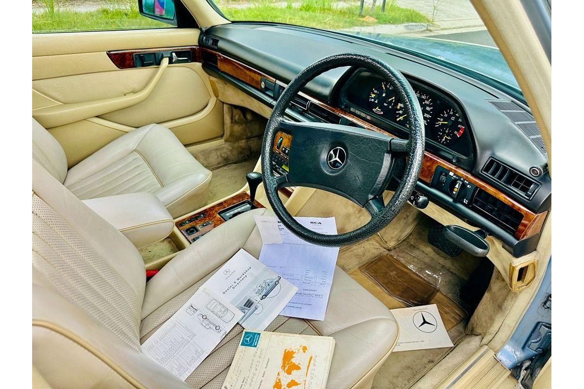 1985 Mercedes-Benz 250 W123