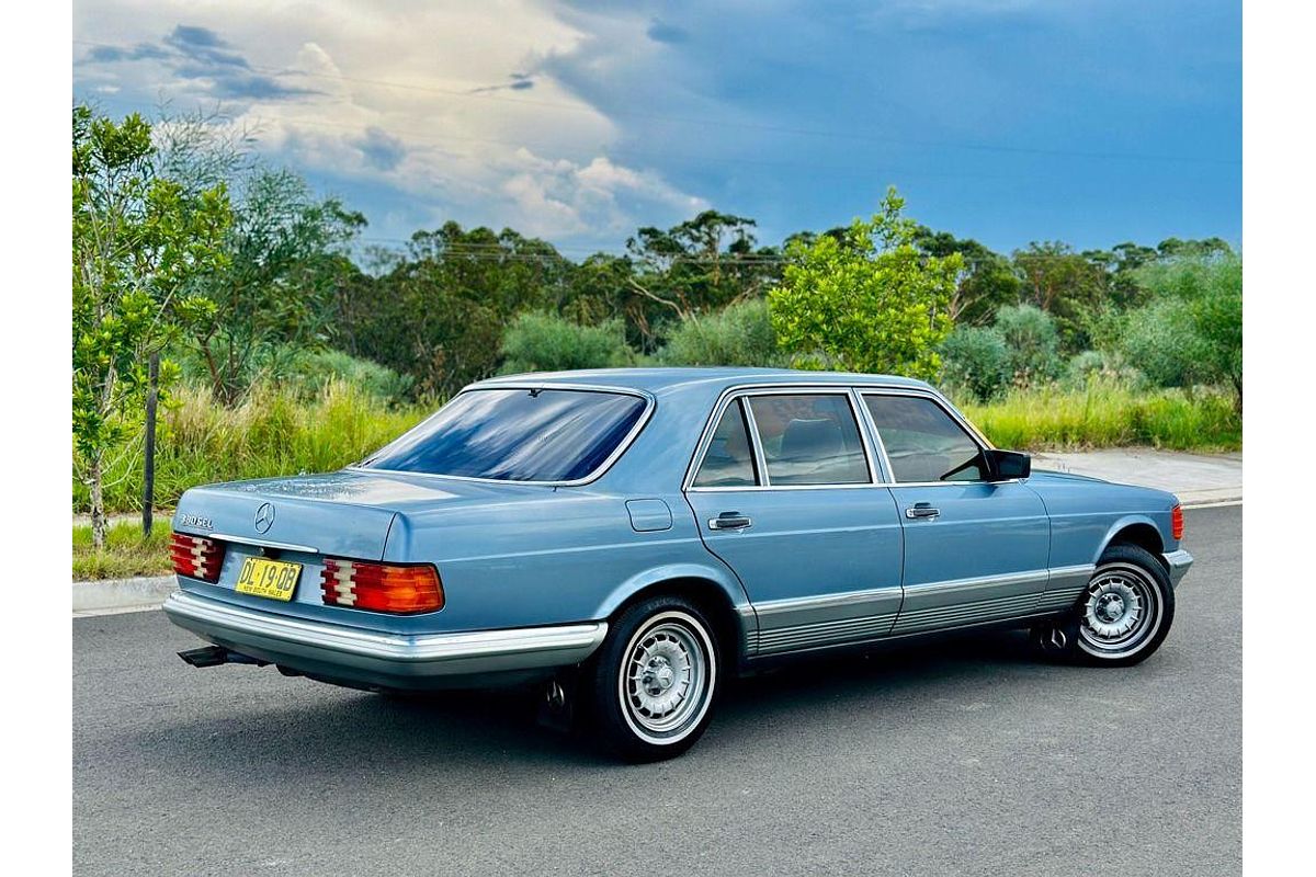 1985 Mercedes-Benz 250 W123