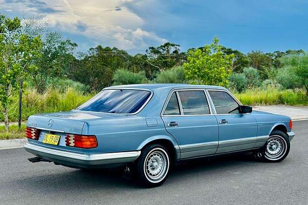 1985 Mercedes-Benz 250 W123