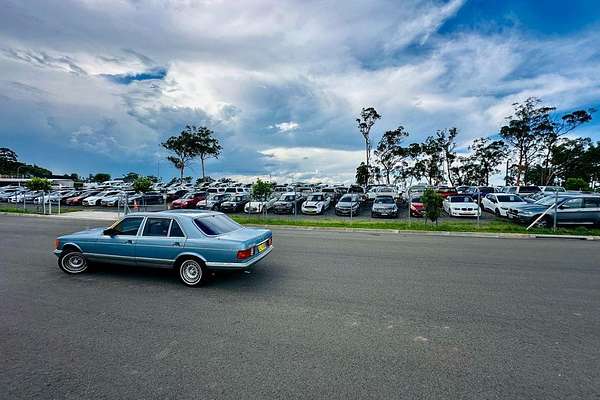 1985 Mercedes-Benz 250 W123