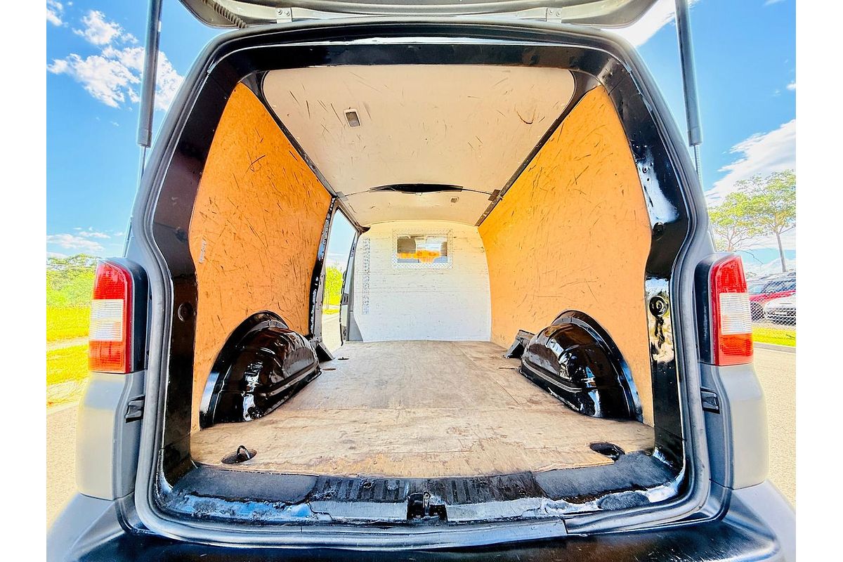 2012 Volkswagen Transporter TDI250 Runner T5 SWB