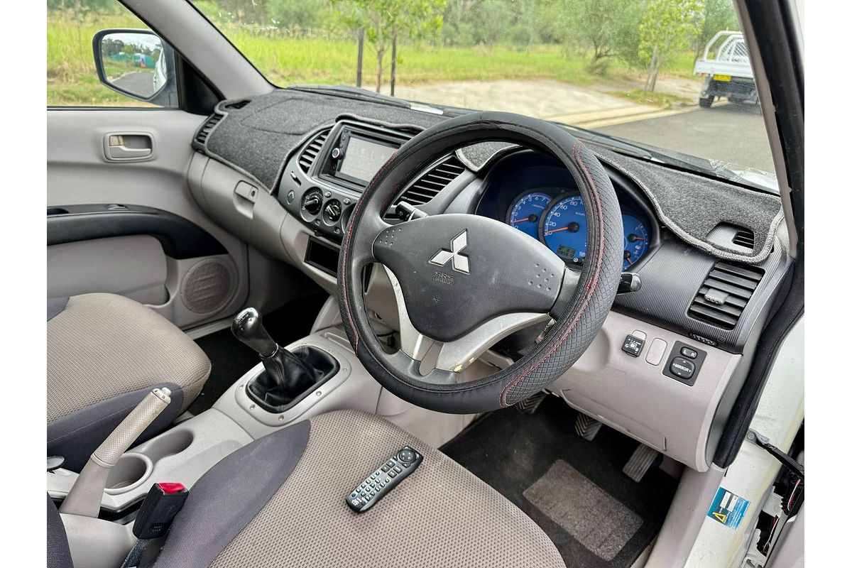 2009 Mitsubishi Triton GLX-R ML 4X4