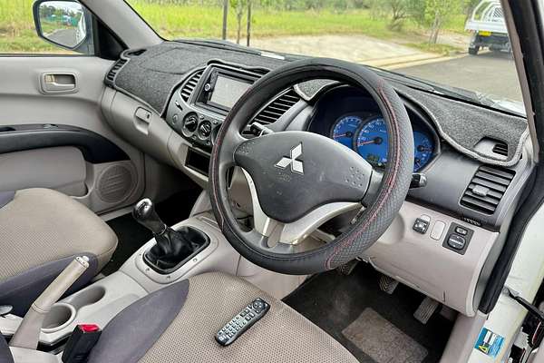 2009 Mitsubishi Triton GLX-R ML 4X4