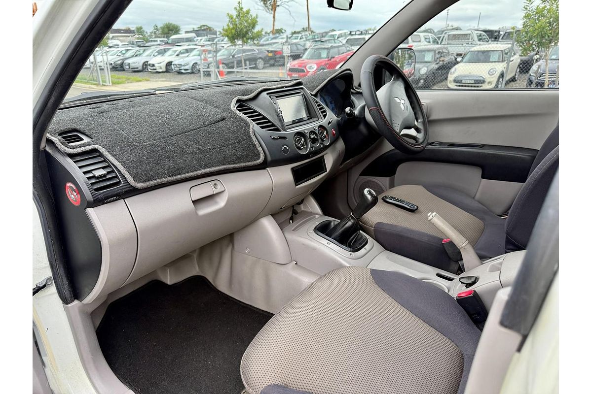2009 Mitsubishi Triton GLX-R ML 4X4