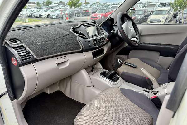2009 Mitsubishi Triton GLX-R ML 4X4