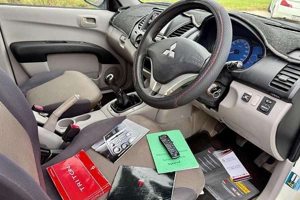 2009 Mitsubishi Triton GLX-R ML 4X4