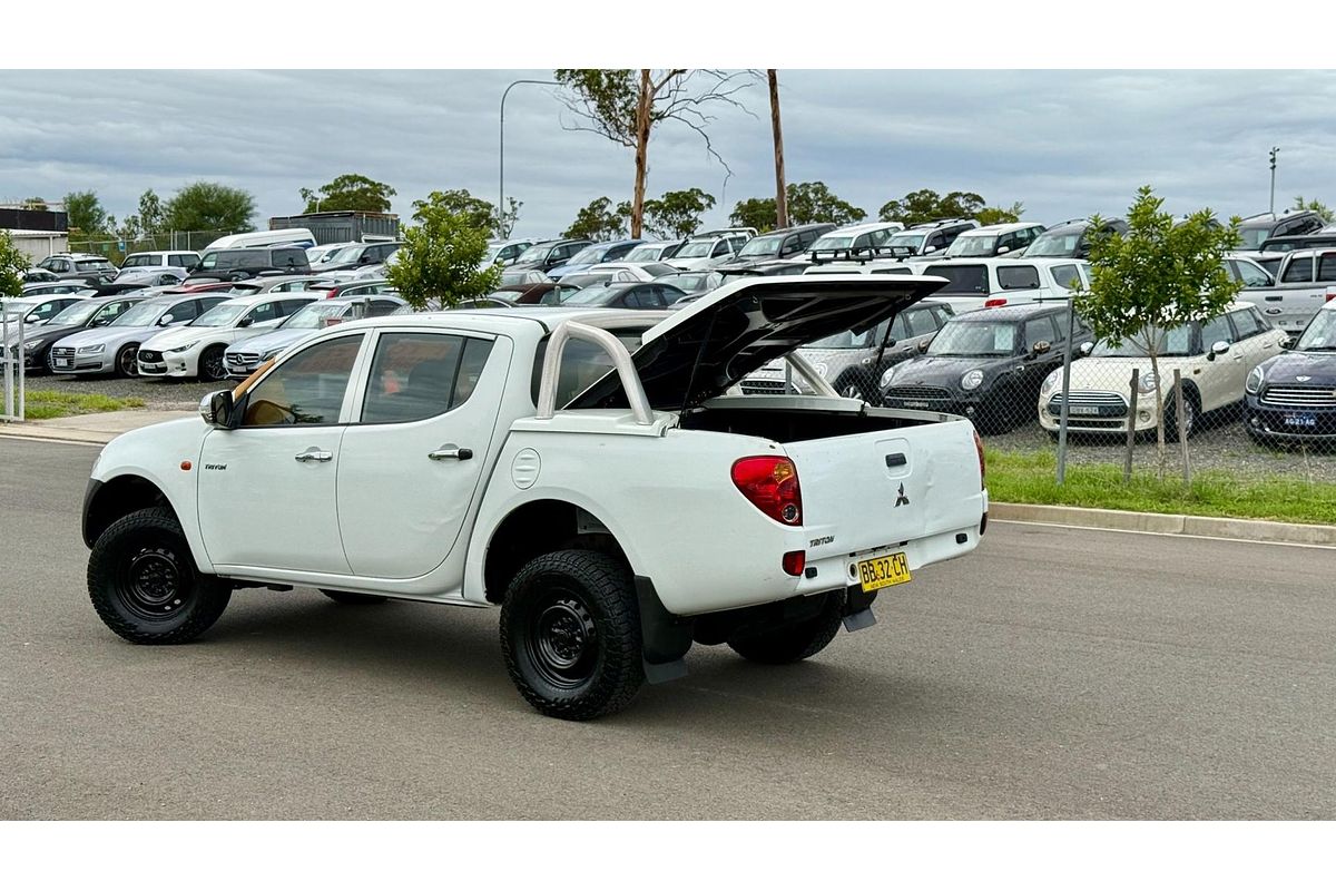 2009 Mitsubishi Triton GLX-R ML 4X4