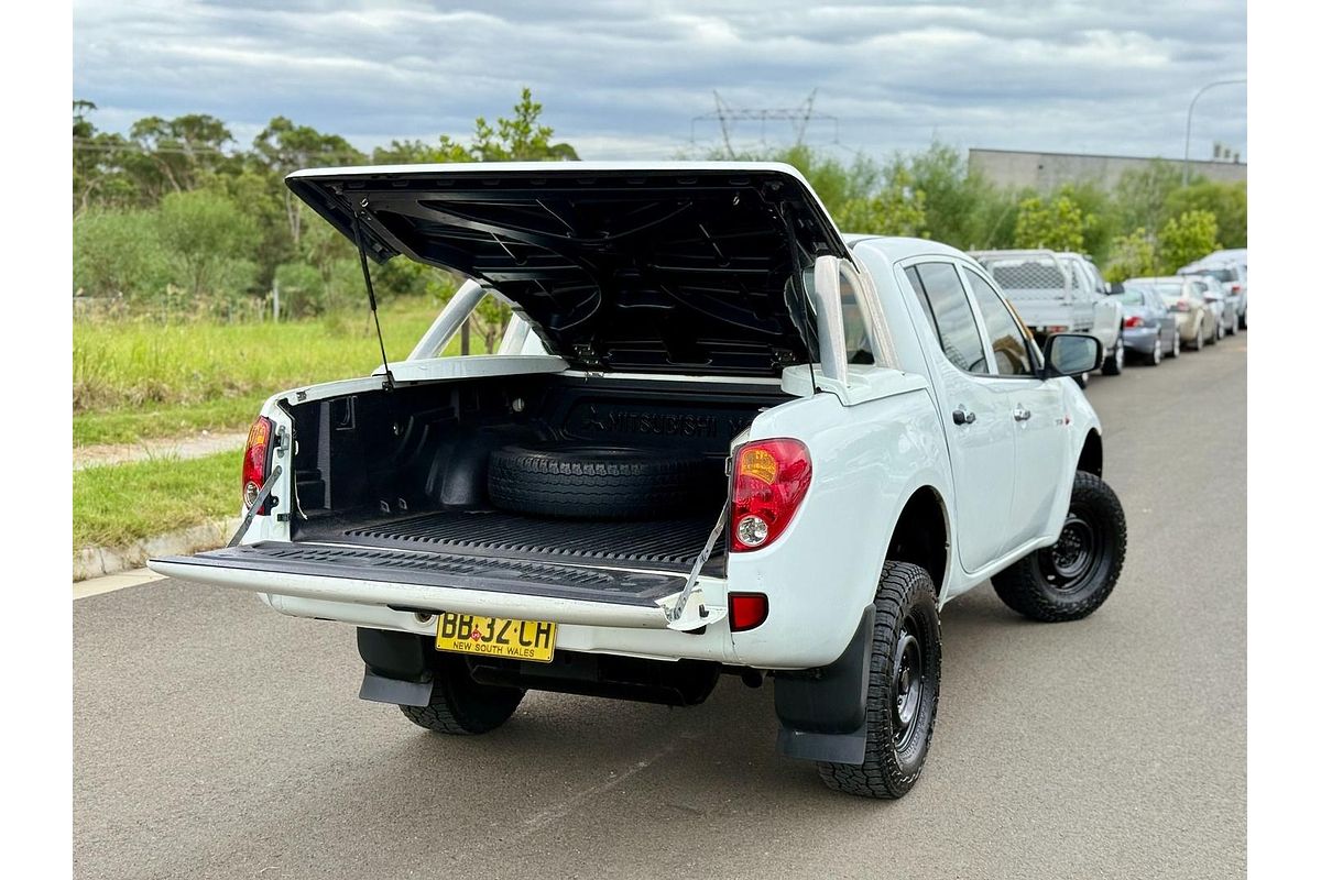 2009 Mitsubishi Triton GLX-R ML 4X4