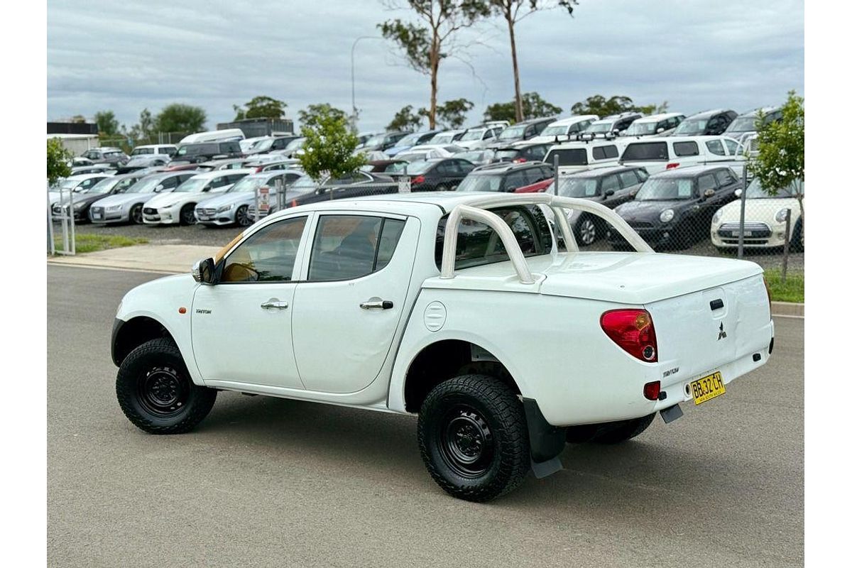 2009 Mitsubishi Triton GLX-R ML 4X4