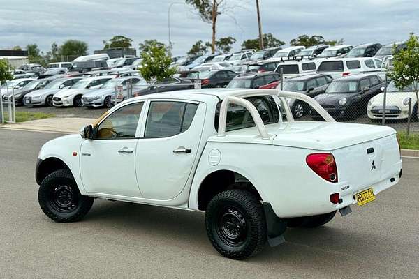 2009 Mitsubishi Triton GLX-R ML 4X4