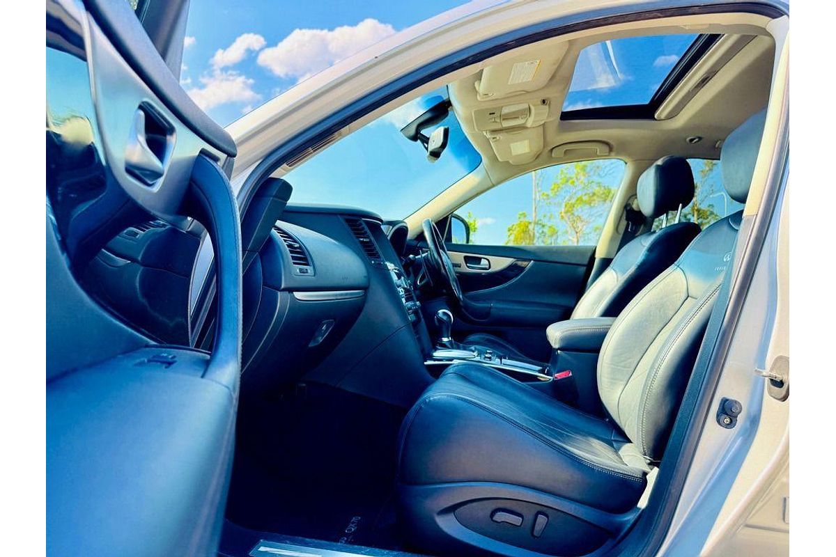 2014 INFINITI QX70 GT S51