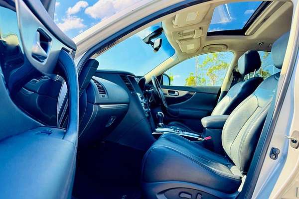 2014 INFINITI QX70 GT S51