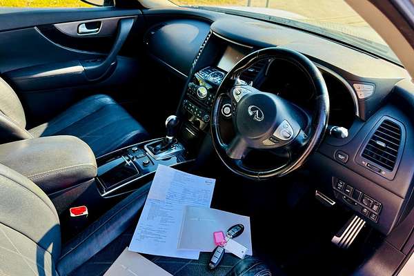 2014 INFINITI QX70 GT S51