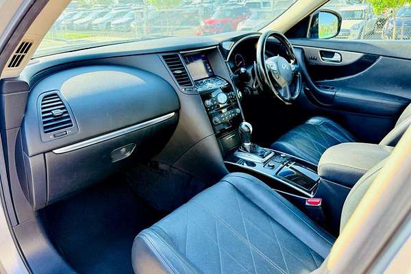 2014 INFINITI QX70 GT S51