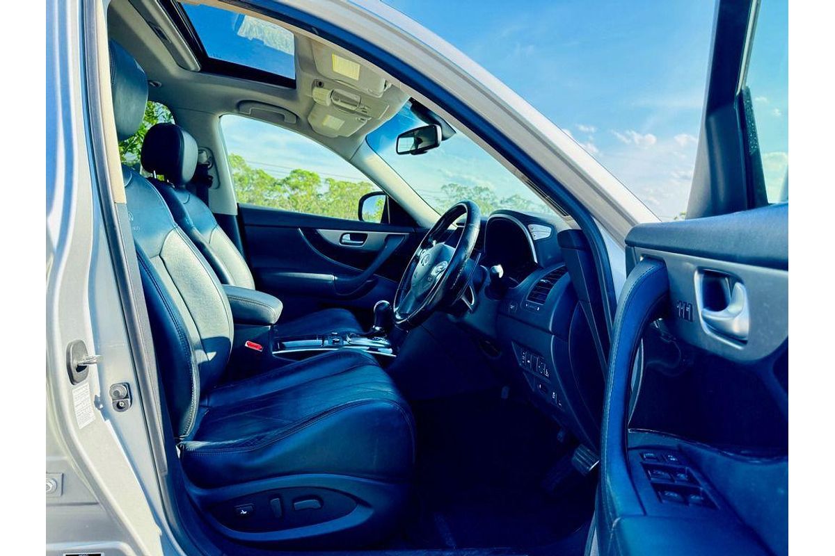 2014 INFINITI QX70 GT S51