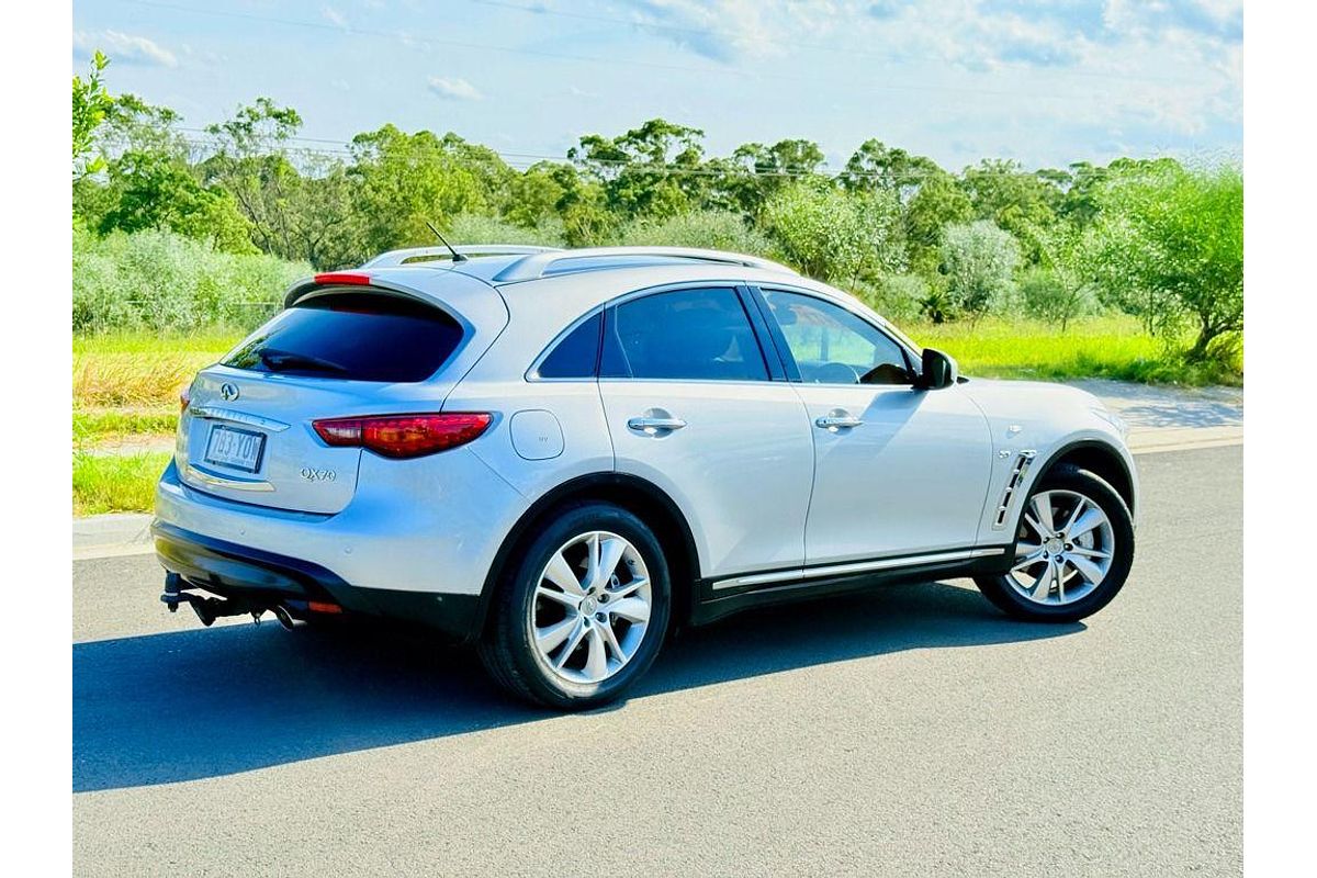 2014 INFINITI QX70 GT S51