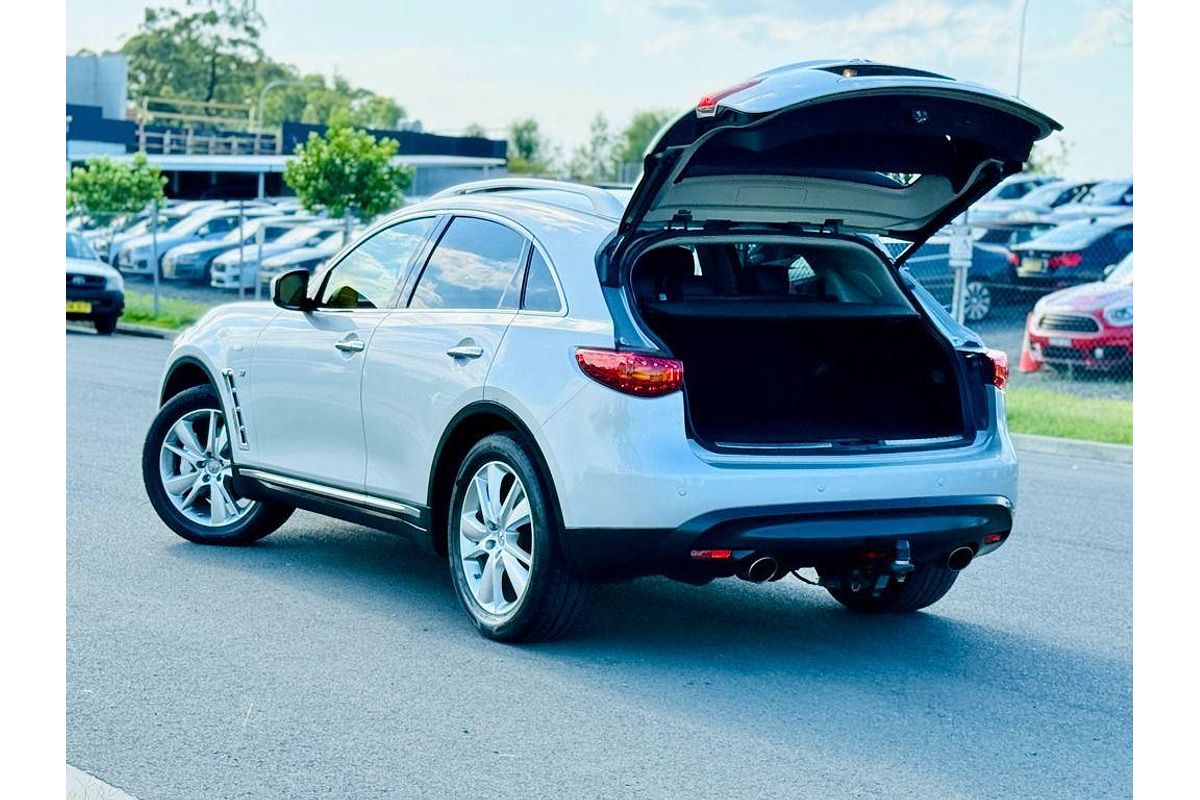 2014 INFINITI QX70 GT S51