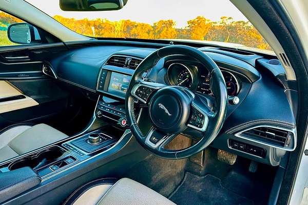 2016 Jaguar XE 20d R-Sport X760