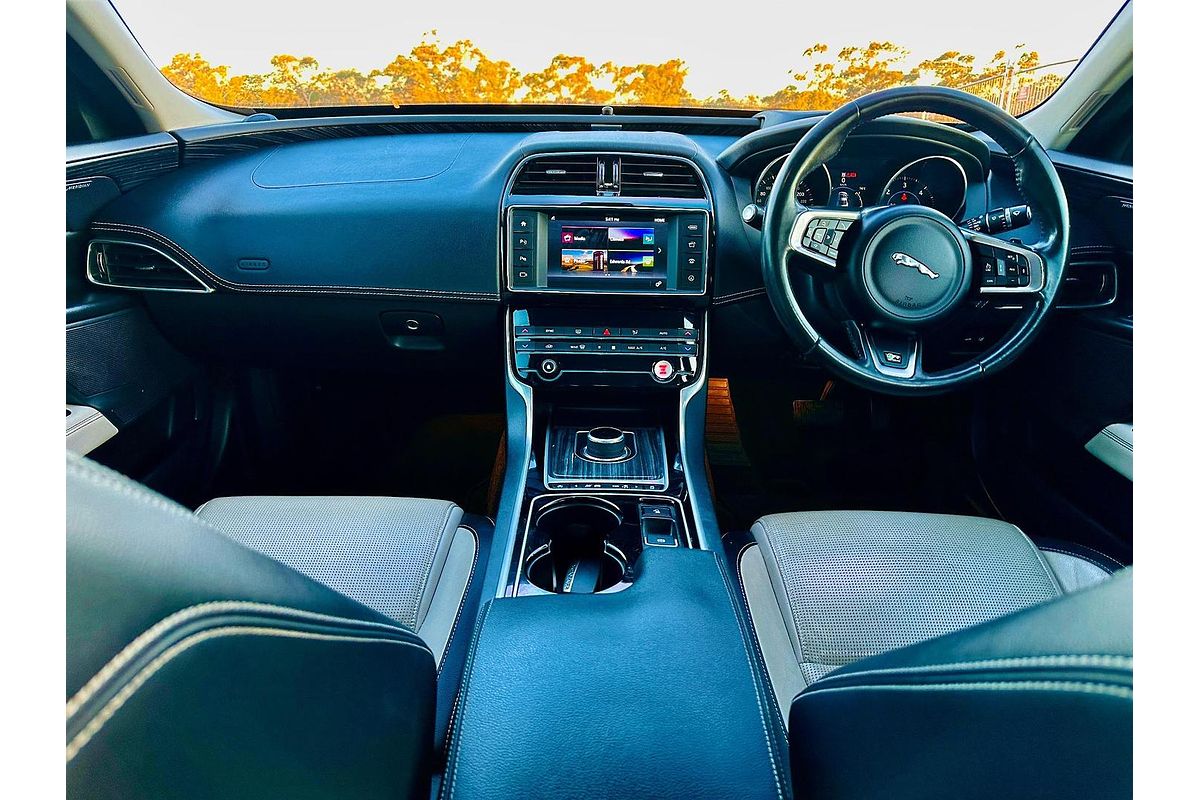2016 Jaguar XE 20d R-Sport X760
