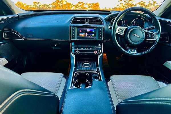 2016 Jaguar XE 20d R-Sport X760