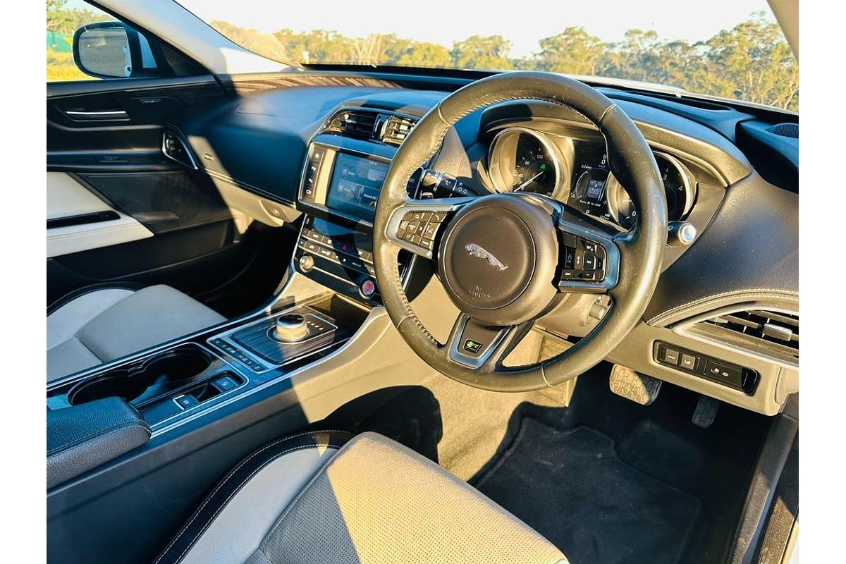 2016 Jaguar XE 20d R-Sport X760