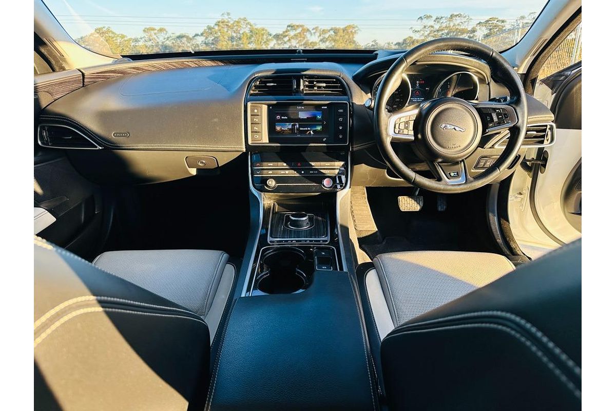 2016 Jaguar XE 20d R-Sport X760