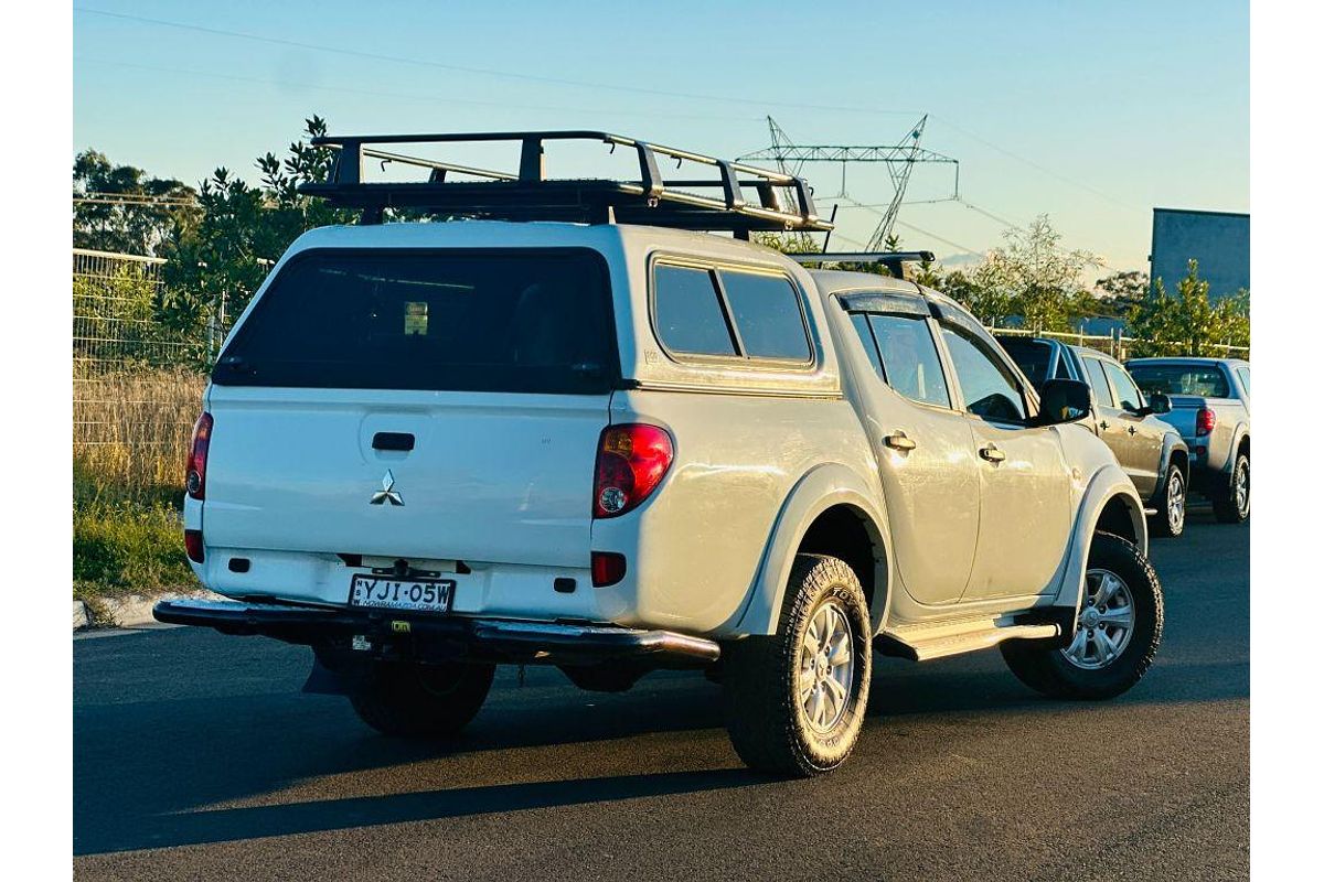 2014 Mitsubishi Triton GLX MN 4X4