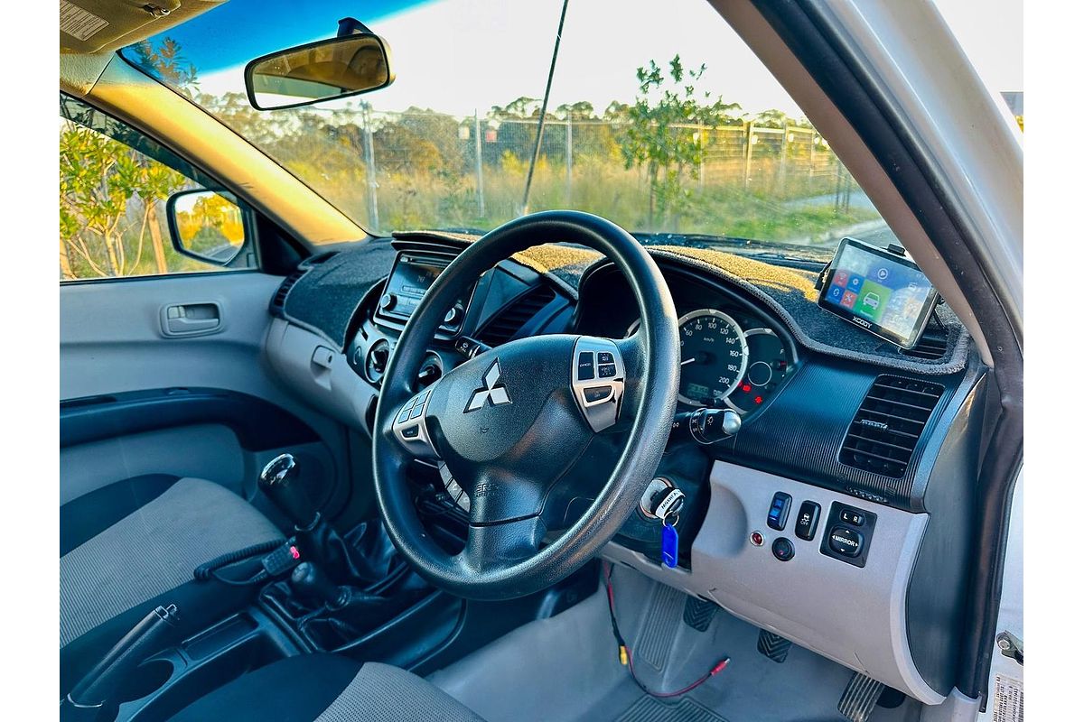 2014 Mitsubishi Triton GLX MN 4X4