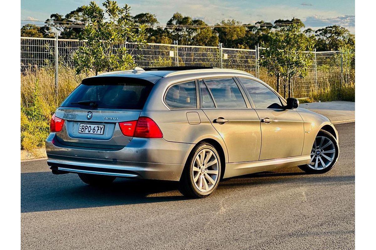 2010 BMW 3 Series 320d Lifestyle E91