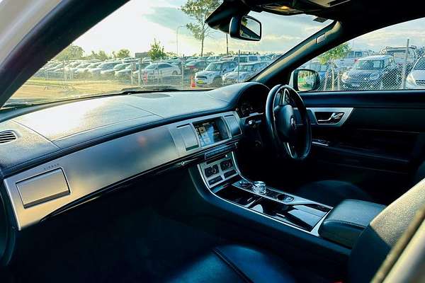 2014 Jaguar XF Luxury X250