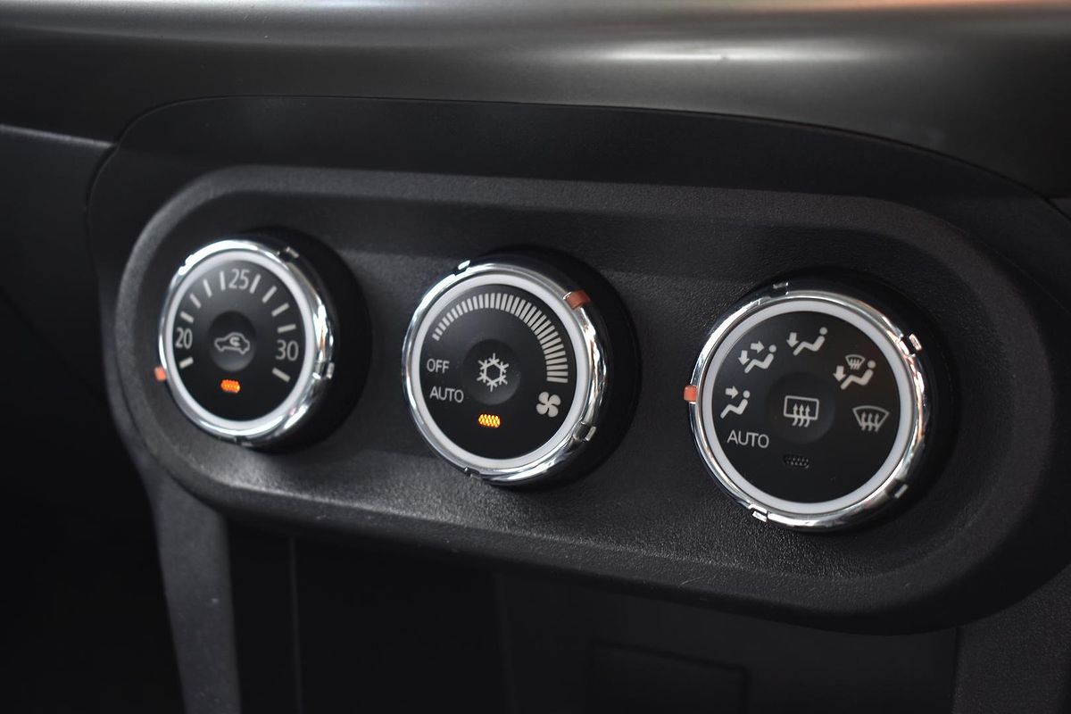 2014 Mitsubishi Lancer ES Sport CJ
