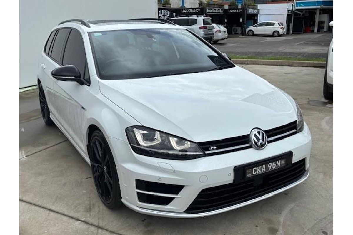 2015 Volkswagen Golf R Wolfsburg Edition 7