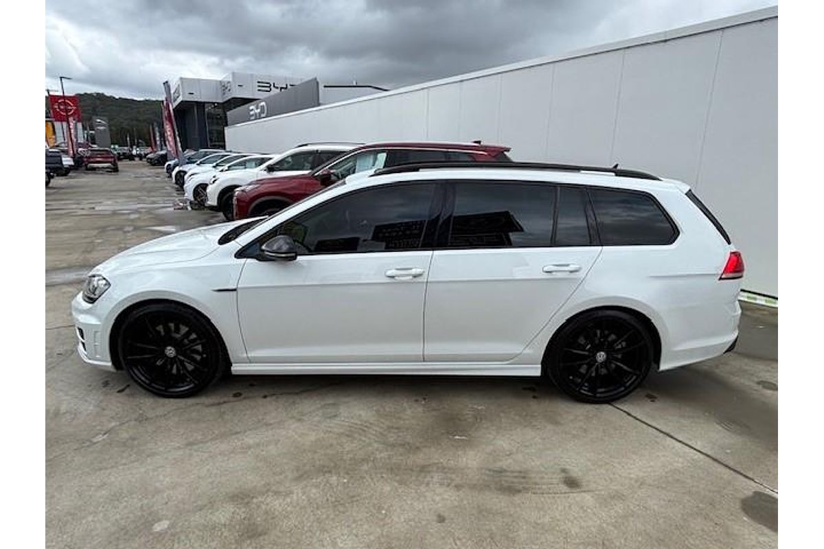 2015 Volkswagen Golf R Wolfsburg Edition 7