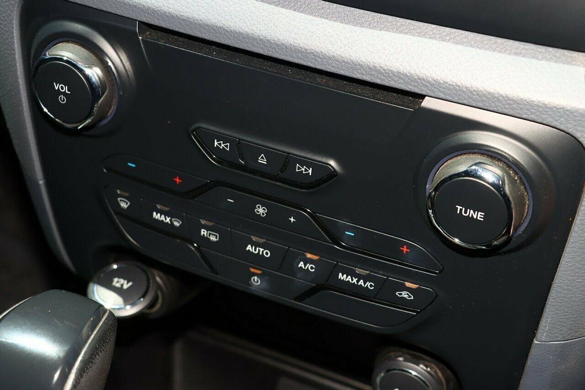 2017 Ford Everest Ambiente UA
