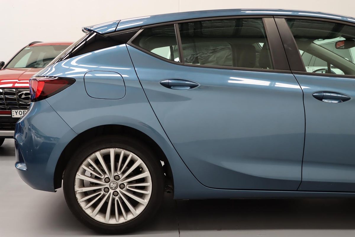 2017 Holden Astra R BK