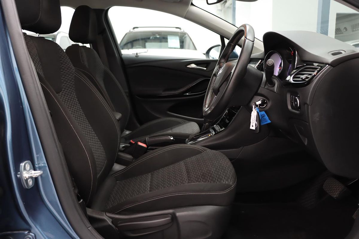 2017 Holden Astra R BK