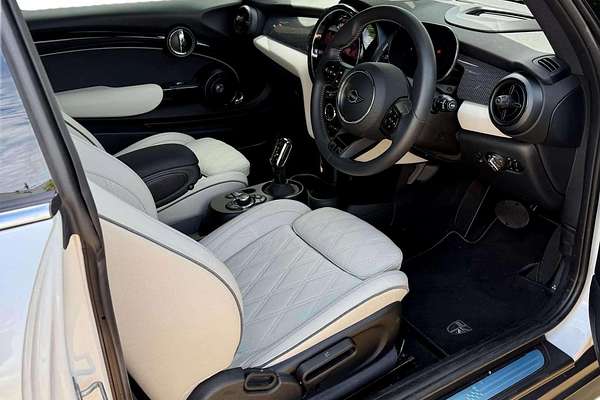 2023 MINI Hatch Cooper SE Classic F56 LCI-2