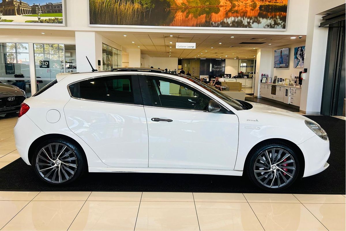 2016 Alfa Romeo Giulietta Distinctive Series 1