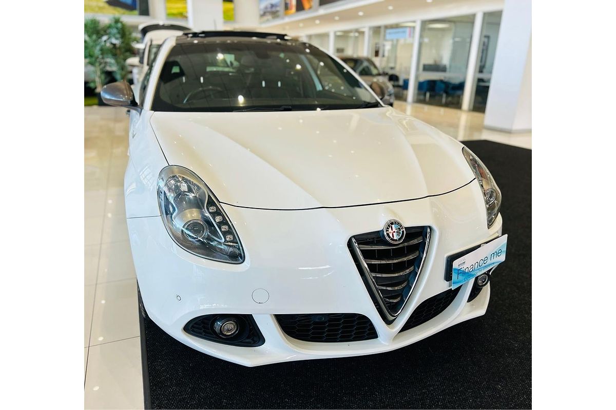 2016 Alfa Romeo Giulietta Distinctive Series 1