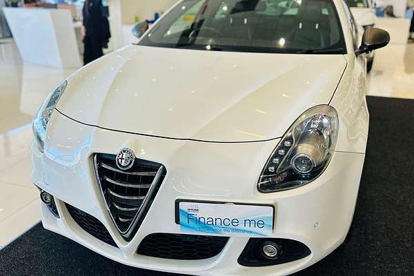 2016 Alfa Romeo Giulietta Distinctive Series 1