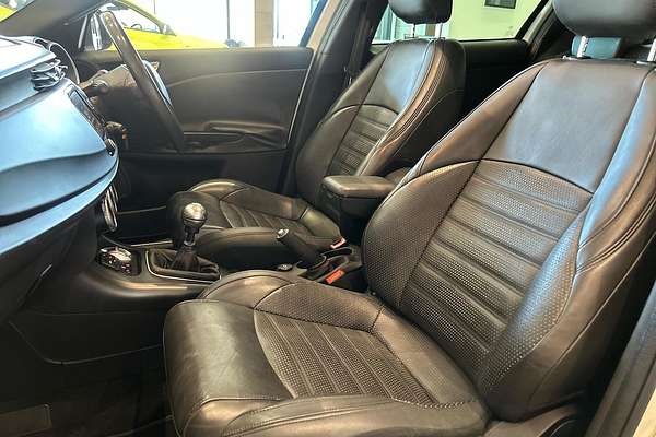 2016 Alfa Romeo Giulietta Distinctive Series 1