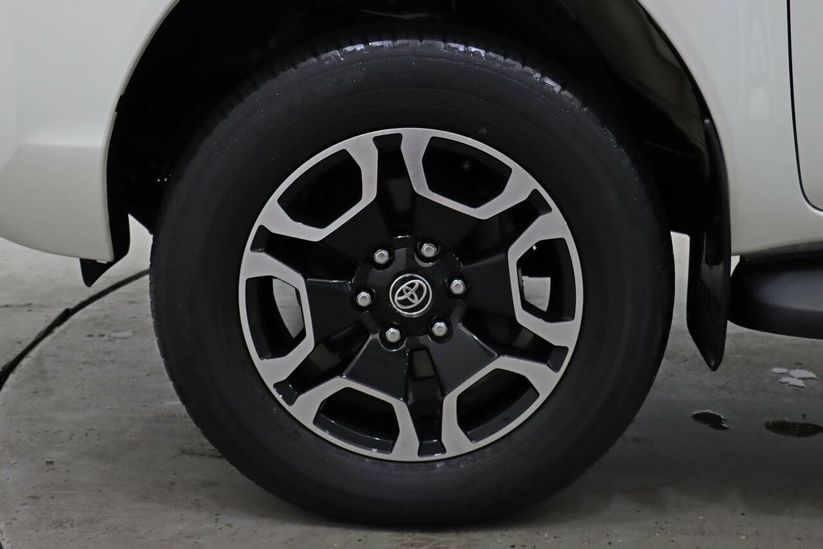 2022 Toyota Hilux SR5 GUN126R 4X4