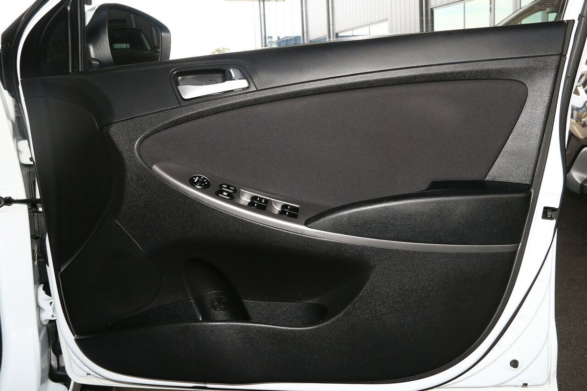 2016 Hyundai Accent SR RB4