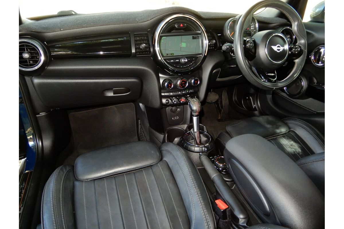 2017 MINI Cooper S F55