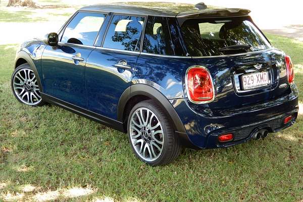 2017 MINI Cooper S F55